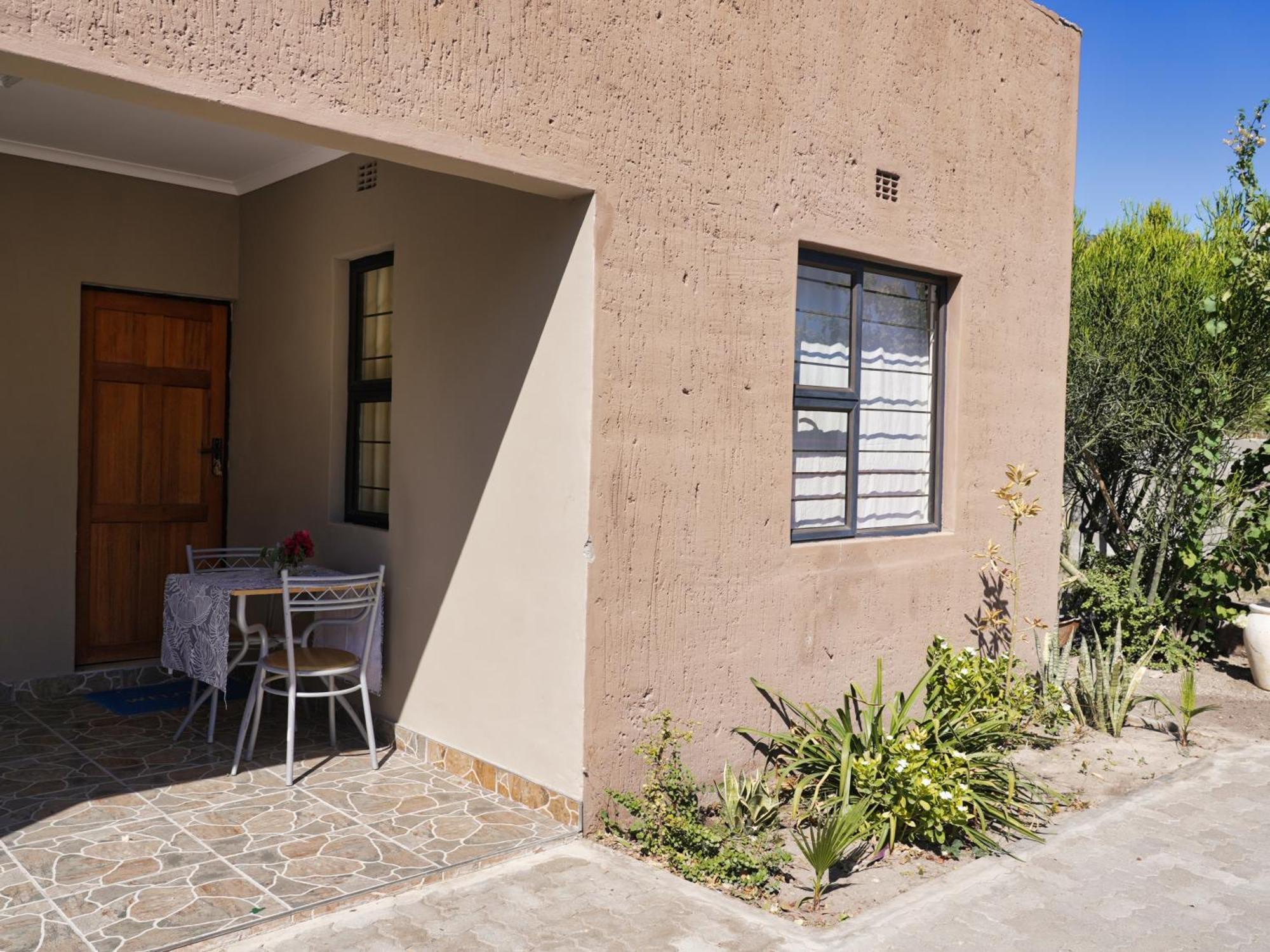 Golentle Home Stay Maun Exterior photo