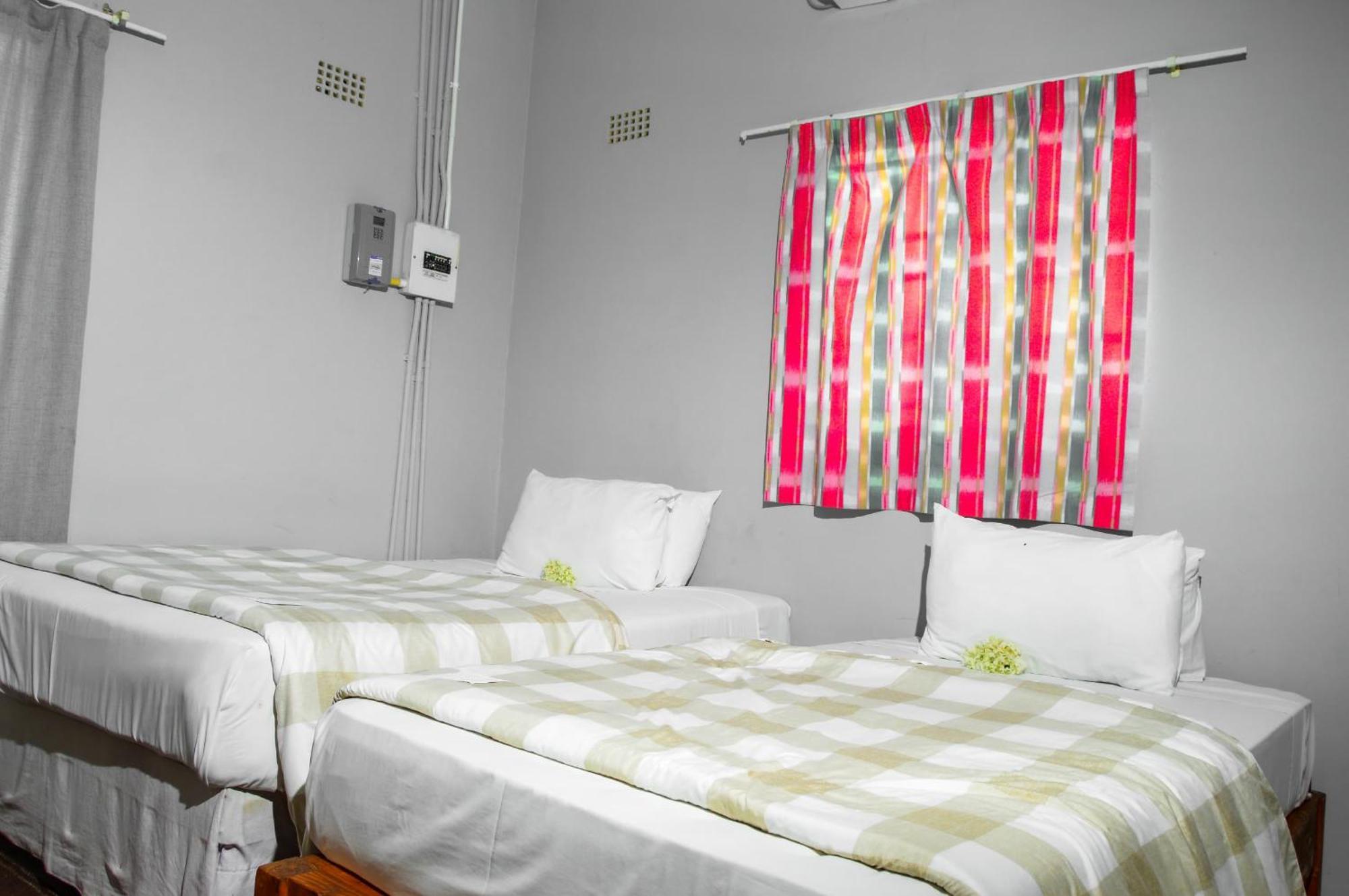 Golentle Home Stay Maun Exterior photo