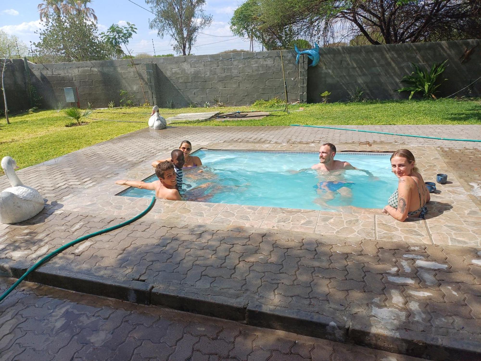 Golentle Home Stay Maun Exterior photo